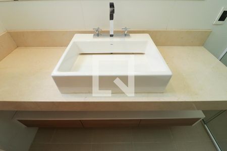 Casa de condomínio à venda com 378m², 3 quartos e 6 vagasBanheiro da Suíte 3