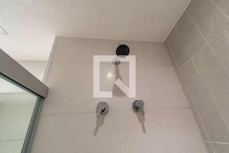 Banheiro de kitnet/studio para alugar com 1 quarto, 28m² em Vila Mariana, São Paulo