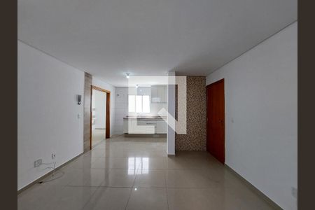 Sala de casa para alugar com 2 quartos, 90m² em Jardim Luanda, São Paulo
