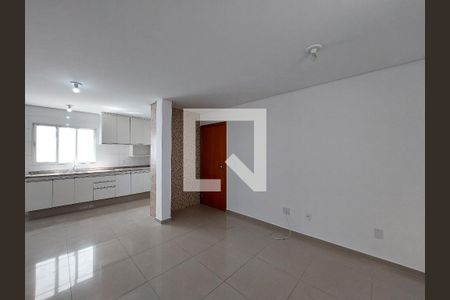 Sala de casa para alugar com 2 quartos, 90m² em Jardim Luanda, São Paulo