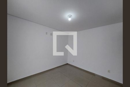 Quarto 1 de casa para alugar com 2 quartos, 90m² em Jardim Luanda, São Paulo