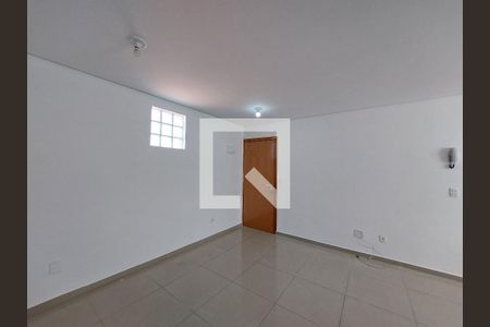 Sala de casa para alugar com 2 quartos, 90m² em Jardim Luanda, São Paulo