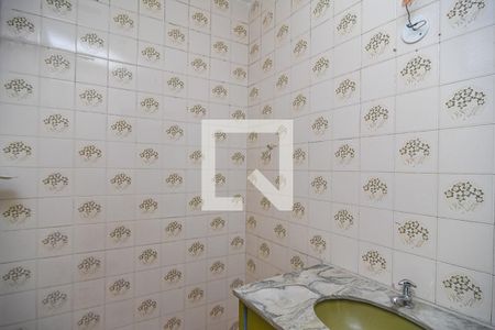 Casa à venda com 465m², 3 quartos e 7 vagasBanheiro do Quarto 2