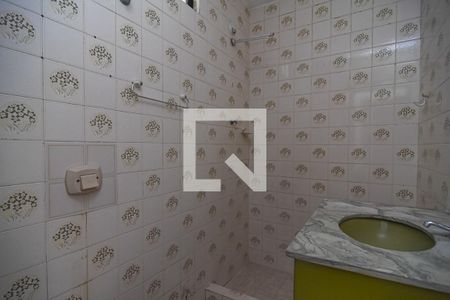 Casa à venda com 465m², 3 quartos e 7 vagasBanheiro do Quarto 2