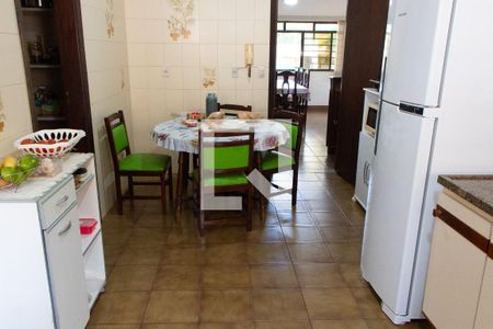 Casa à venda com 778m², 4 quartos e 5 vagasCOZINHA