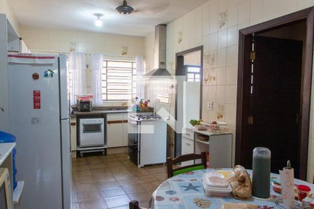 Casa à venda com 778m², 4 quartos e 5 vagasCOZINHA