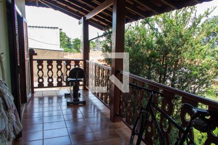 Casa à venda com 778m², 4 quartos e 5 vagasVARANDA QUARTO 2