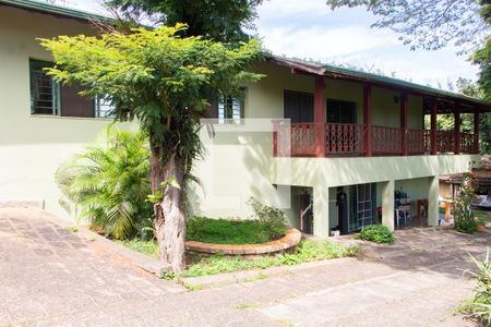 Casa à venda com 778m², 4 quartos e 5 vagasFACHADA LATERAL