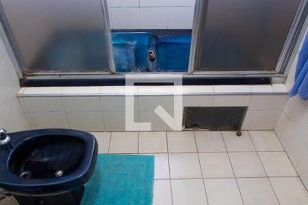 Casa à venda com 778m², 4 quartos e 5 vagasBANHEIRO DA SUITE