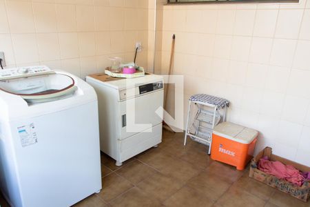 Casa à venda com 778m², 4 quartos e 5 vagasÁREA DE SERVIÇO