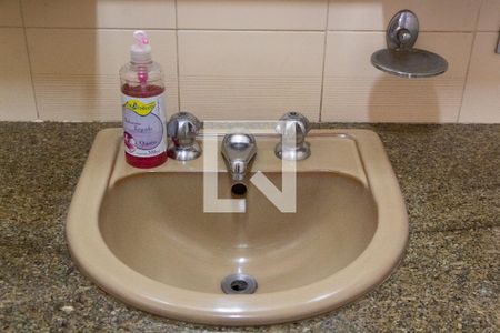 Casa à venda com 778m², 4 quartos e 5 vagasBANHEIRO SOCIAL 1