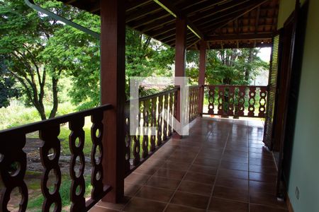 Casa à venda com 778m², 4 quartos e 5 vagasVARANDA QUARTO 2