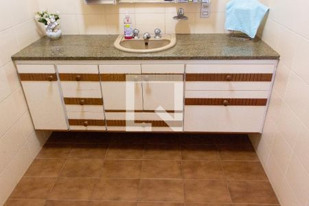 Casa à venda com 778m², 4 quartos e 5 vagasBANHEIRO SOCIAL 1