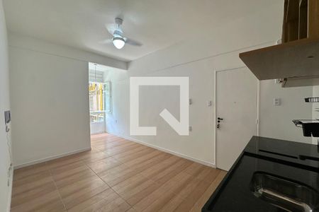 Sala/Quarto de kitnet/studio para alugar com 1 quarto, 21m² em Flamengo, Rio de Janeiro
