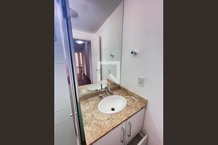 Casa de condomínio à venda com 164m², 4 quartos e 4 vagasBanheiro