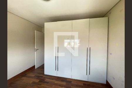 Casa de condomínio à venda com 164m², 4 quartos e 4 vagasQuarto 4