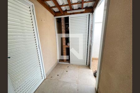 Casa de condomínio à venda com 164m², 4 quartos e 4 vagasÁrea comum