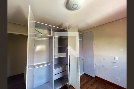 Casa de condomínio à venda com 164m², 4 quartos e 4 vagasQuarto 4