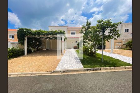 Casa de condomínio à venda com 164m², 4 quartos e 4 vagasFachada