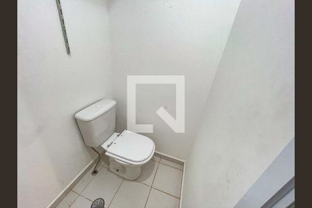 Casa de condomínio à venda com 164m², 4 quartos e 4 vagasLavabo 2