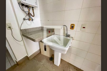 Casa de condomínio à venda com 164m², 4 quartos e 4 vagasÁrea de Serviço