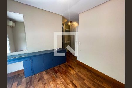 Casa de condomínio à venda com 164m², 4 quartos e 4 vagasQuarto 3