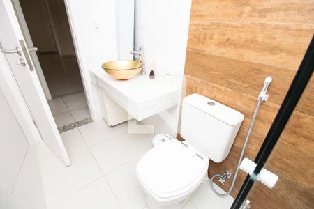 Apartamento à venda com 256m², 3 quartos e 3 vagasBanheiro quarto 1