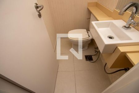 Apartamento à venda com 256m², 3 quartos e 3 vagasBanheiro social segundo piso