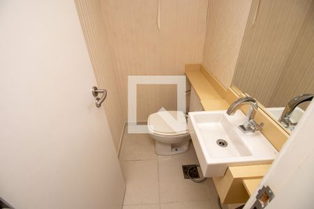 Apartamento à venda com 256m², 3 quartos e 3 vagasBanheiro social segundo piso