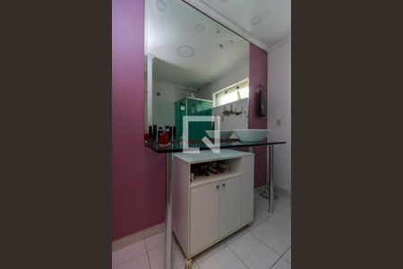 Casa à venda com 170m², 3 quartos e 2 vagas Casa à venda com 170m², 3 quartos e 2 vagasSuíte - Banheiro