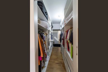 Casa para alugar com 495m², 5 quartos e 5 vagas Casa para alugar com 495m², 5 quartos e 5 vagasCloset da suíte