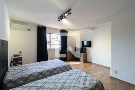 Casa para alugar com 495m², 5 quartos e 5 vagas Casa para alugar com 495m², 5 quartos e 5 vagasQuarto 4