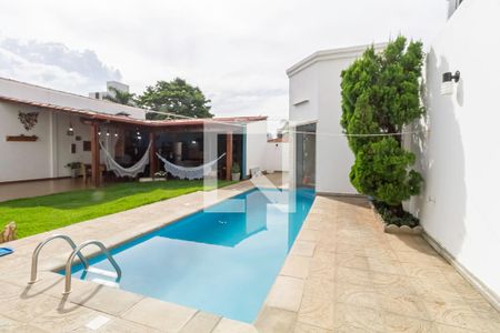 Casa para alugar com 495m², 5 quartos e 5 vagas Casa para alugar com 495m², 5 quartos e 5 vagasPiscina