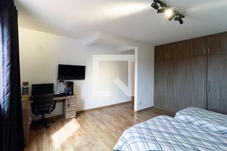 Casa para alugar com 495m², 5 quartos e 5 vagas Casa para alugar com 495m², 5 quartos e 5 vagasQuarto 4