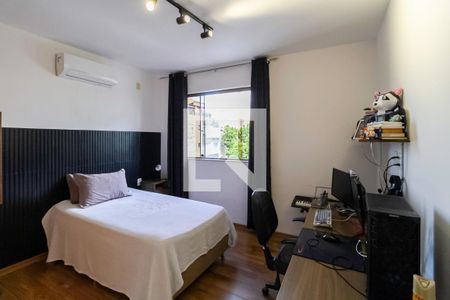 Casa para alugar com 495m², 5 quartos e 5 vagas Casa para alugar com 495m², 5 quartos e 5 vagasQuarto 2