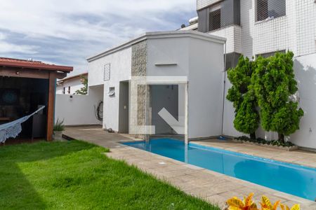 Casa para alugar com 495m², 5 quartos e 5 vagas Casa para alugar com 495m², 5 quartos e 5 vagasQuintal