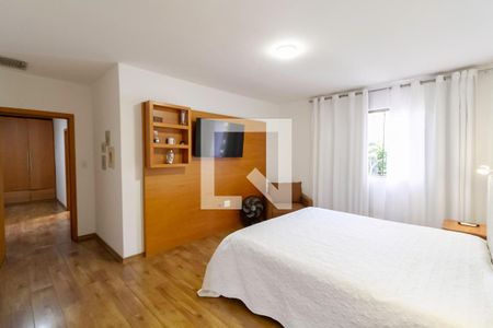 Casa para alugar com 495m², 5 quartos e 5 vagas Casa para alugar com 495m², 5 quartos e 5 vagasSuíte