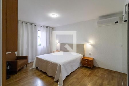 Casa para alugar com 495m², 5 quartos e 5 vagas Casa para alugar com 495m², 5 quartos e 5 vagasSuíte