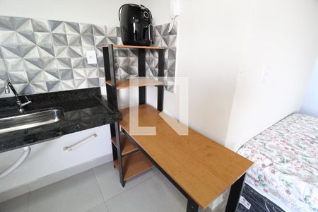 Sala/Quarto/Cozinha de kitnet/studio para alugar com 1 quarto, 33m² em Umuarama, Uberlândia