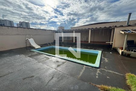 Casa para alugar com 250m², 3 quartos e 3 vagas Casa para alugar com 250m², 3 quartos e 3 vagasQuintal