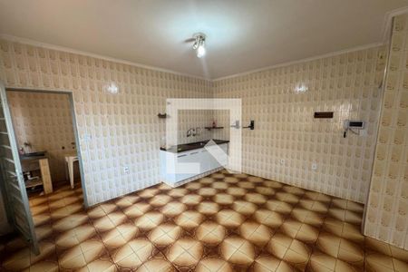 Casa para alugar com 250m², 3 quartos e 3 vagas Casa para alugar com 250m², 3 quartos e 3 vagasCozinha
