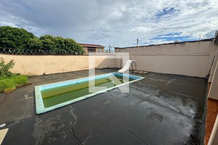 Casa para alugar com 250m², 3 quartos e 3 vagas Casa para alugar com 250m², 3 quartos e 3 vagasQuintal