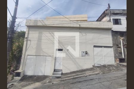 Casa para alugar com 100m², 2 quartos e 1 vaga Casa para alugar com 100m², 2 quartos e 1 vagaFachada