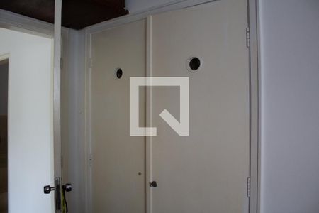 Apartamento à venda com 81m², 1 quarto e sem vaga Apartamento à venda com 81m², 1 quarto e sem vagaQuarto Armário