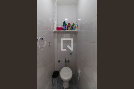 Apartamento para alugar com 80m², 2 quartos e sem vaga Apartamento para alugar com 80m², 2 quartos e sem vagaBanheiro de serviço