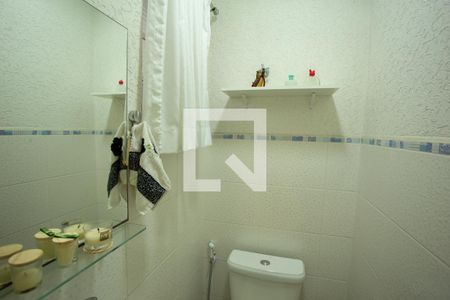 Casa à venda com 120m², 2 quartos e 2 vagasLAVABO