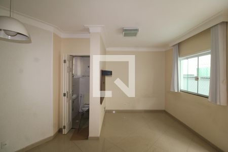 Sala de casa para alugar com 2 quartos, 120m² em Água Fria, São Paulo