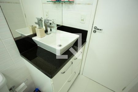 Casa à venda com 120m², 2 quartos e 2 vagasBANHEIRO