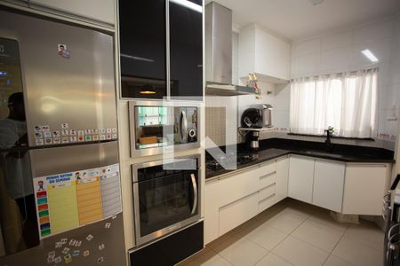 Casa à venda com 120m², 2 quartos e 2 vagasCOZINHA