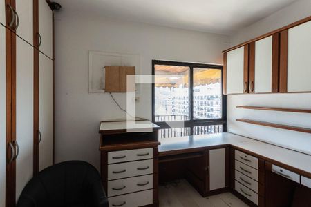 Apartamento à venda com 200m², 3 quartos e 2 vagasQuarto 2